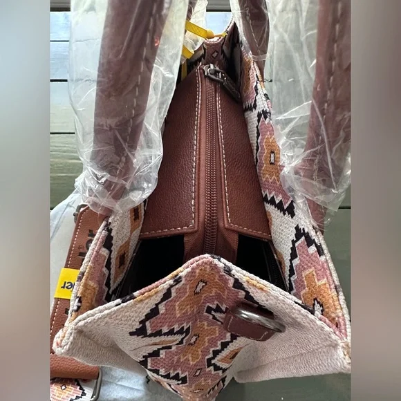 Wrangler Southwestern Tote Handbag - Picture 9 of 15
